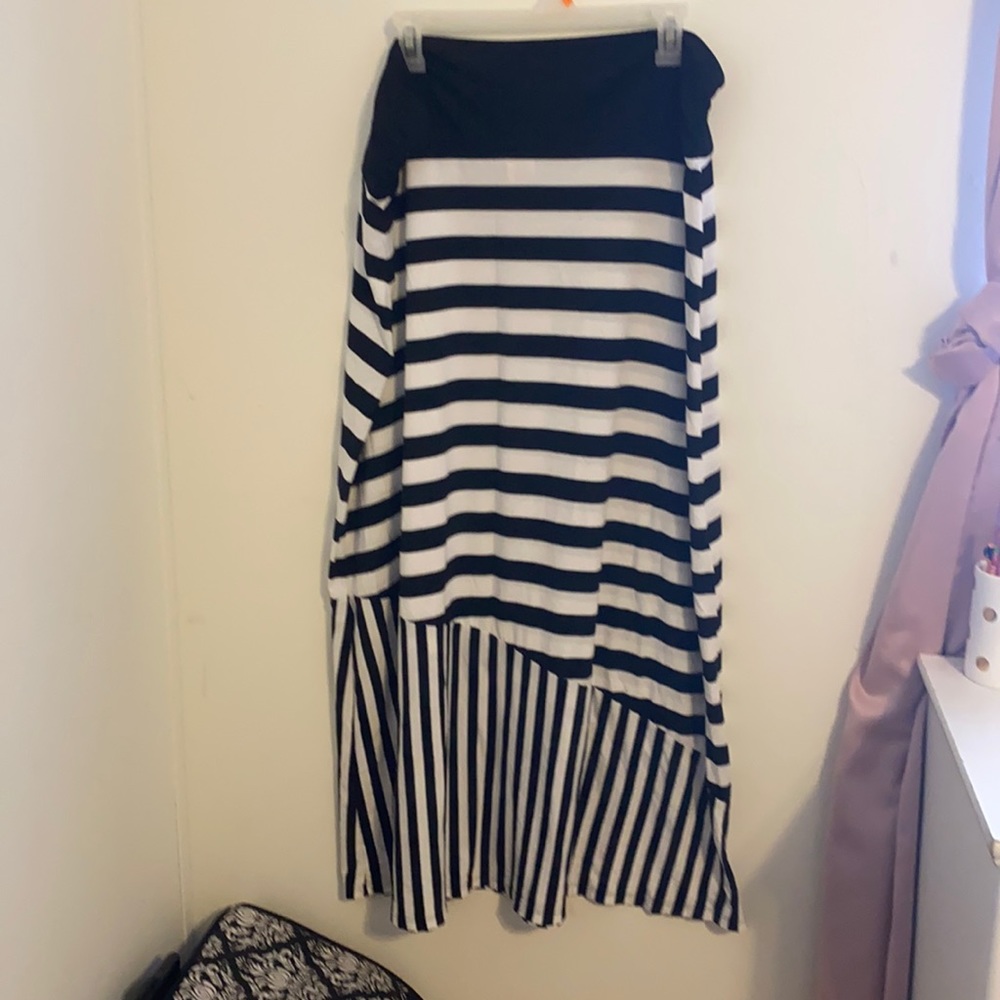 Faded glory black and white long skirt